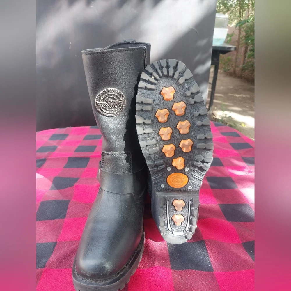 Women's Black Mid-Calf Winter Boots with Embossed Crest